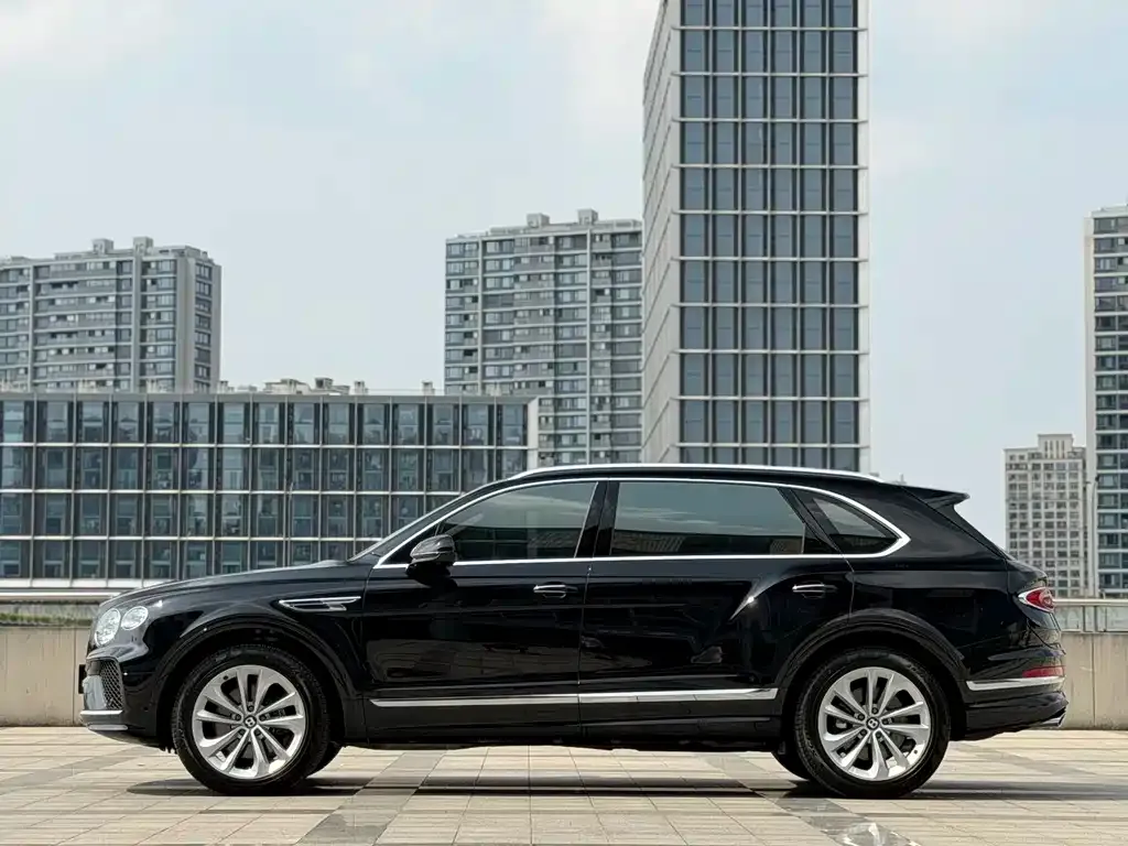 Bentley Bentayga — фото 2