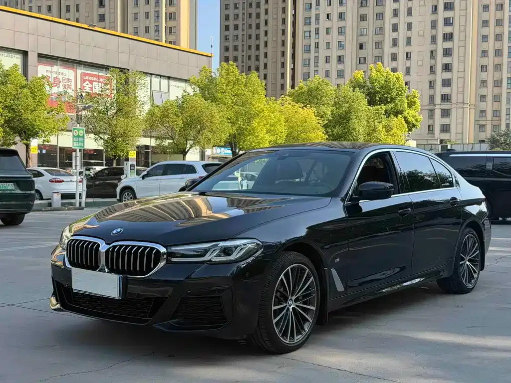 BMW 5 Series — фото 1