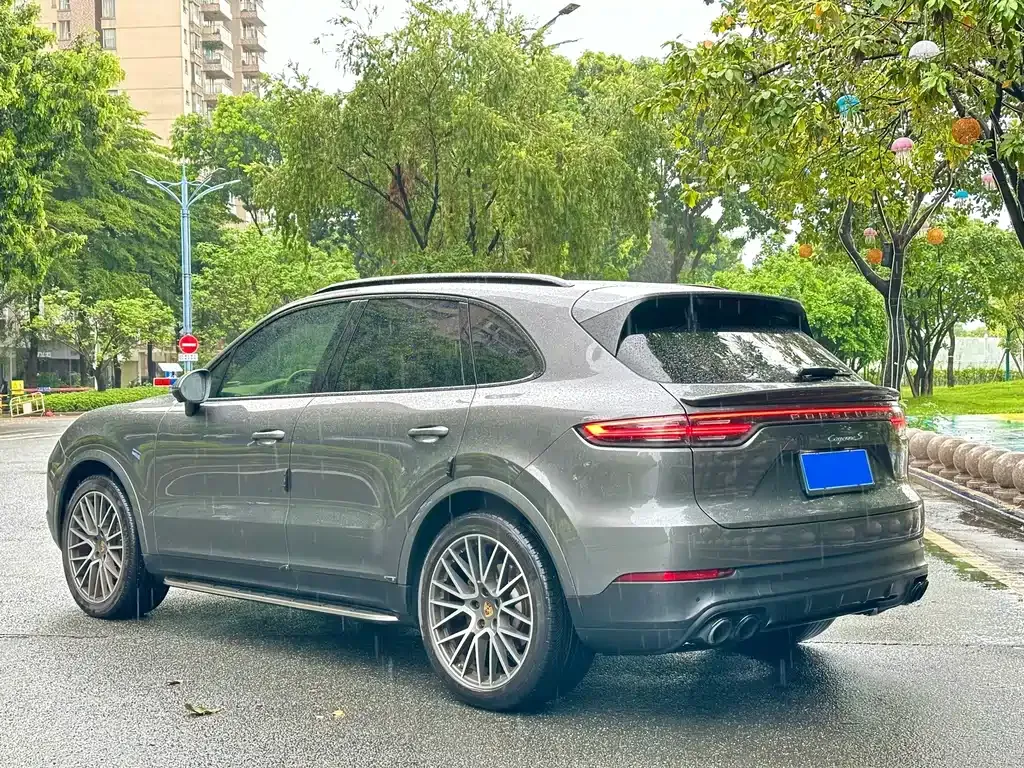 Porsche Cayenne — фото 4