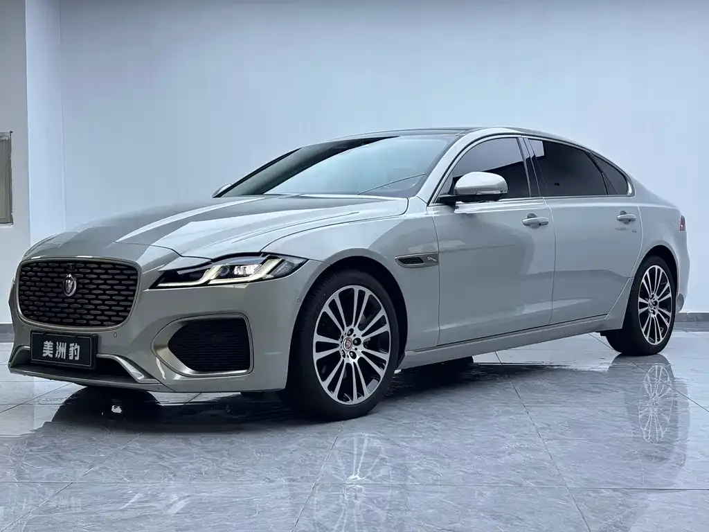 Jaguar XFL — фото 1