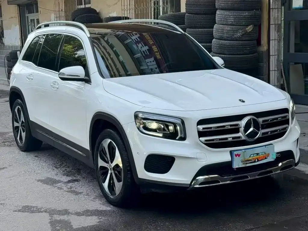 Mercedes-Benz GLB — фото 1