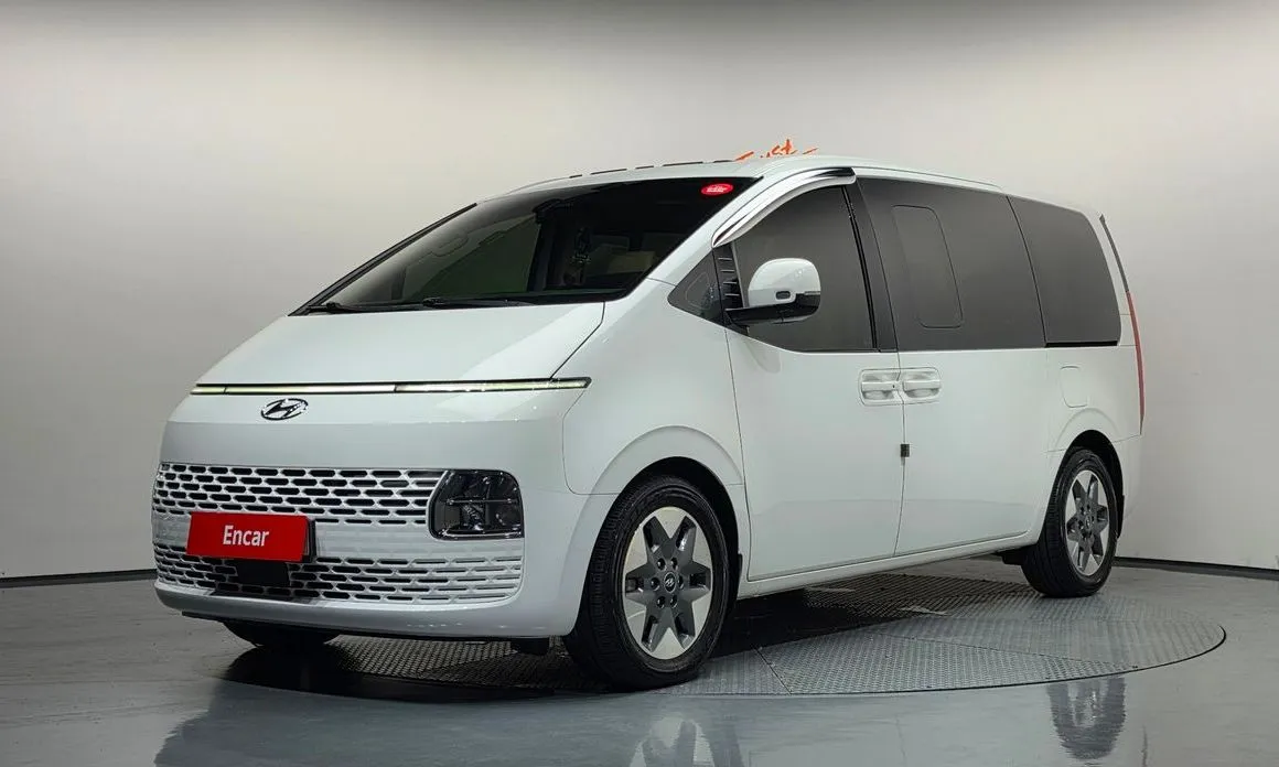 Hyundai Staria — фото 1