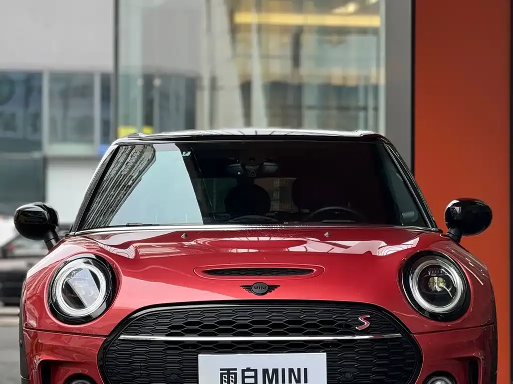 MINI Clubman — фото 5