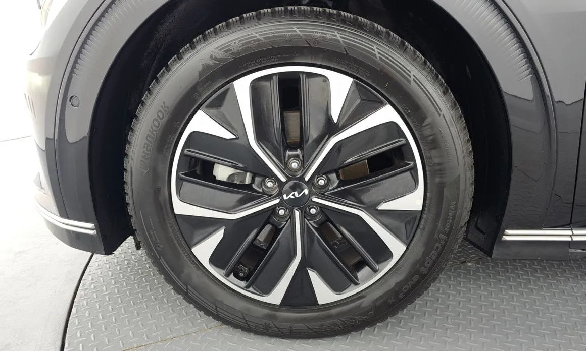 Kia EV6 — фото 8