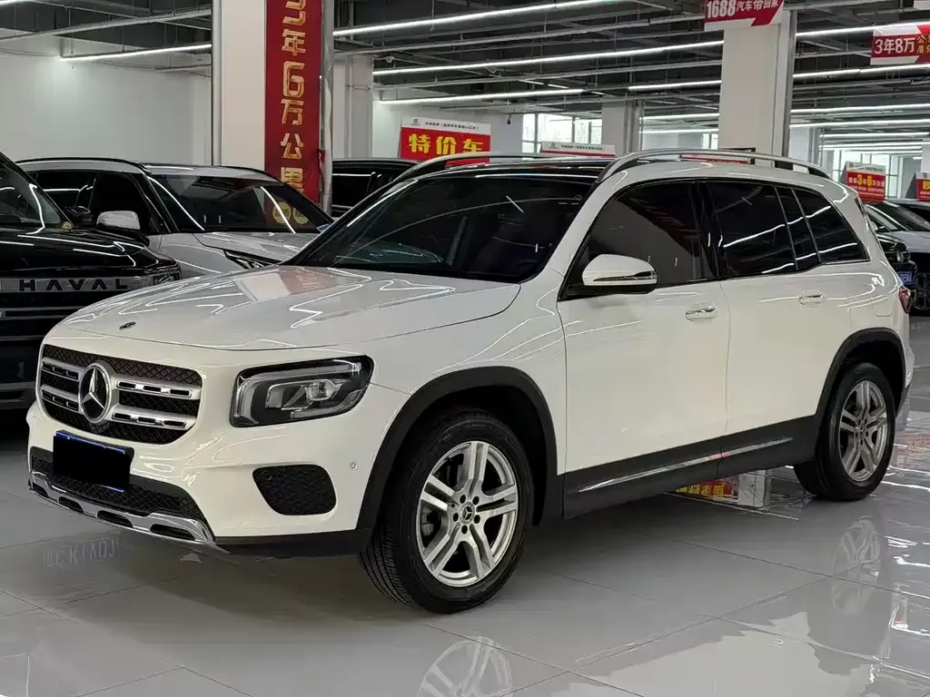 Mercedes-Benz GLB — фото 1