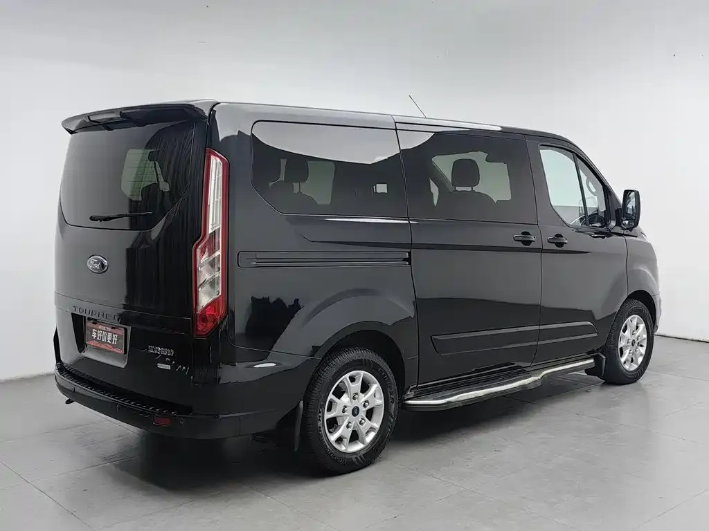 Ford Tourneo — фото 2