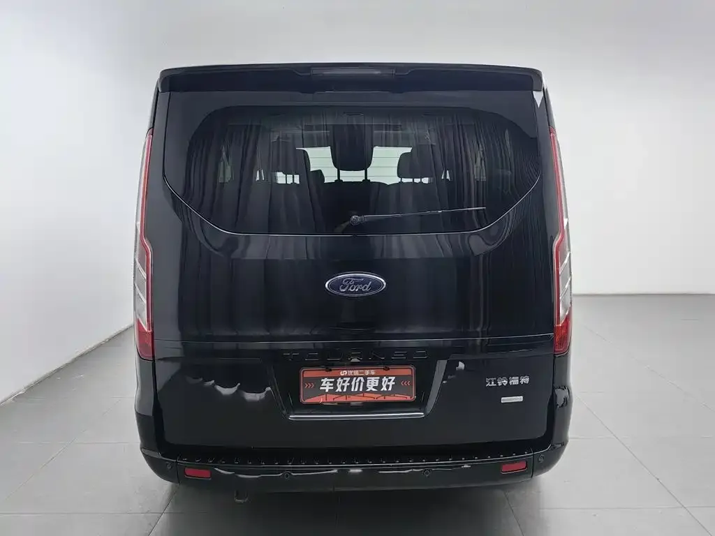 Ford Tourneo — фото 3