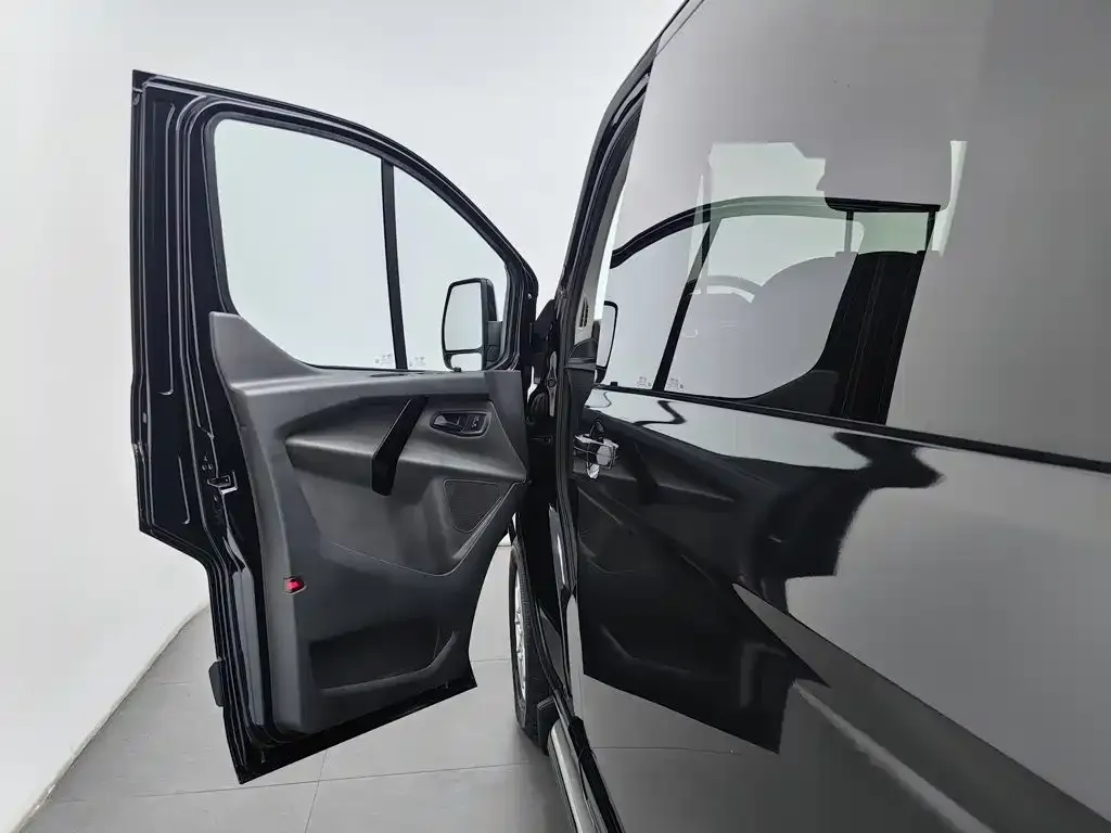 Ford Tourneo — фото 4