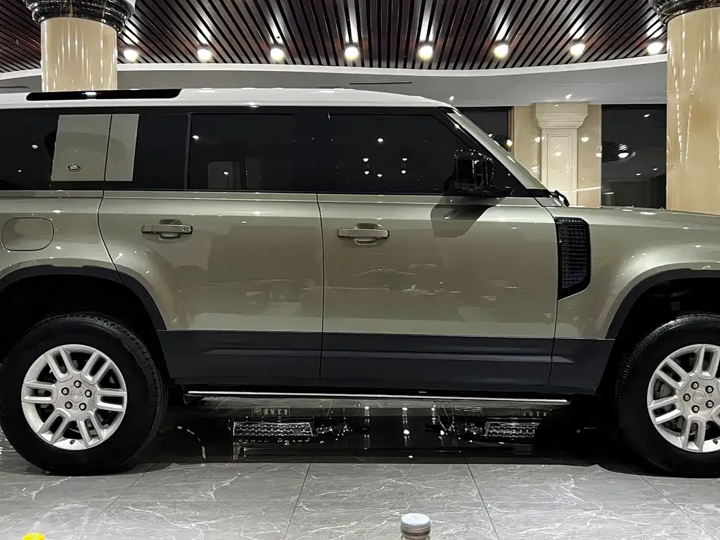 Land Rover Defender — фото 10