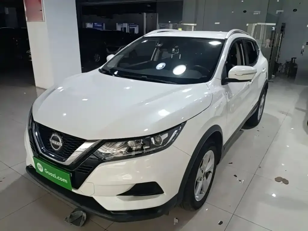 Nissan Qashqai — фото 1