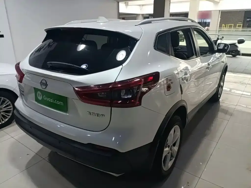 Nissan Qashqai — фото 9