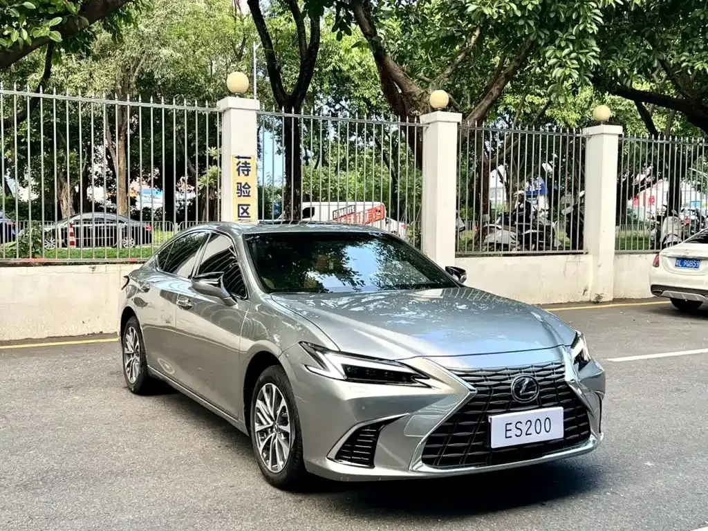 Lexus ES — фото 9