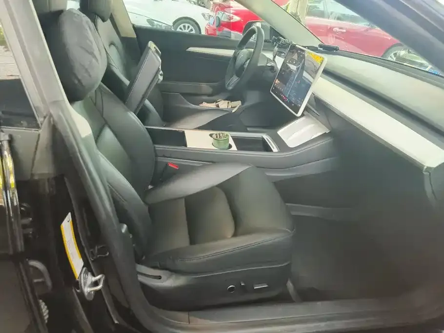 Tesla Model 3 — фото 3