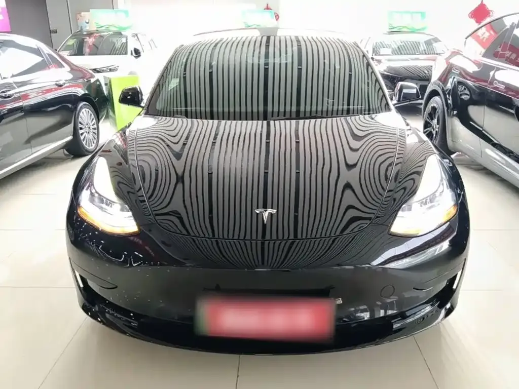 Tesla Model 3 — фото 8