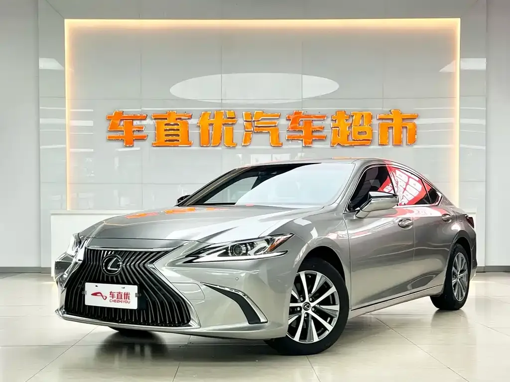Lexus ES — фото 1
