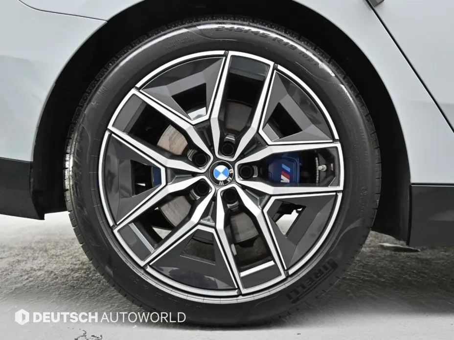 BMW 5-Series — фото 10