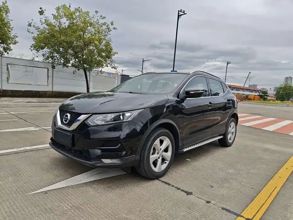 Nissan Qashqai — фото 1