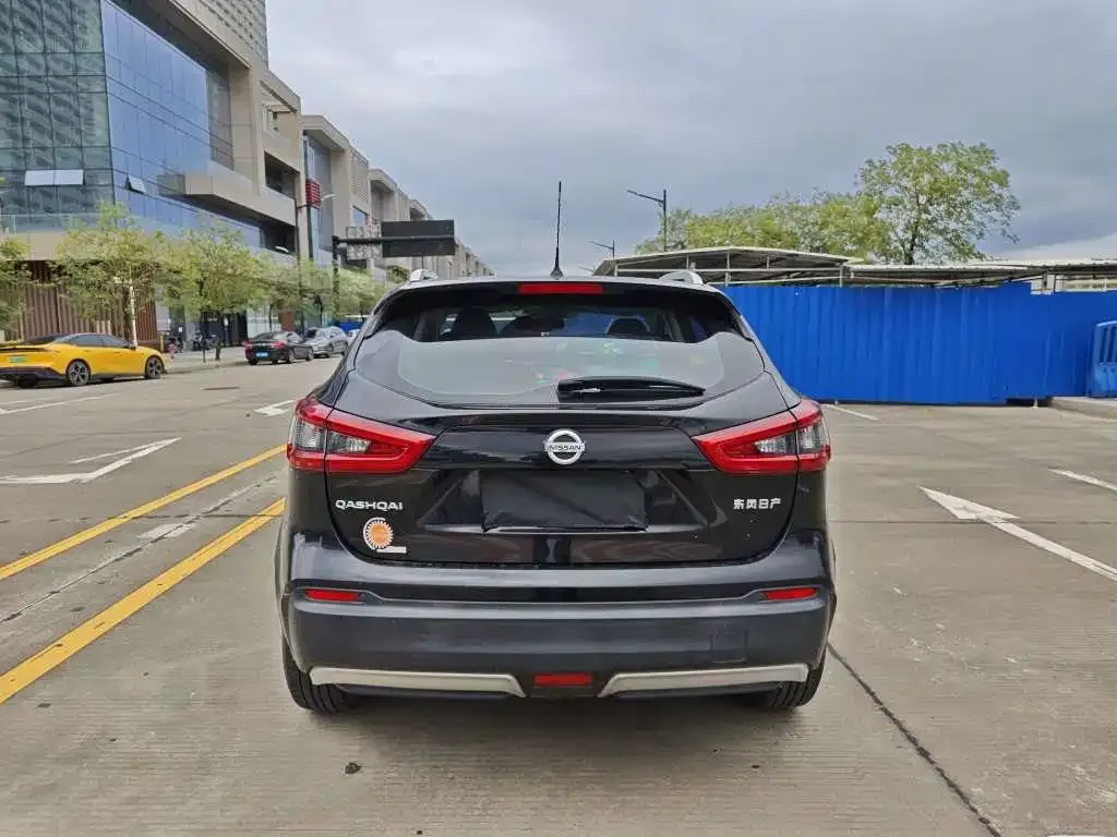 Nissan Qashqai — фото 2