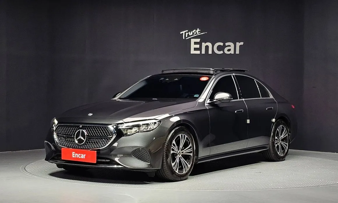 Mercedes-Benz E-Class — фото 1