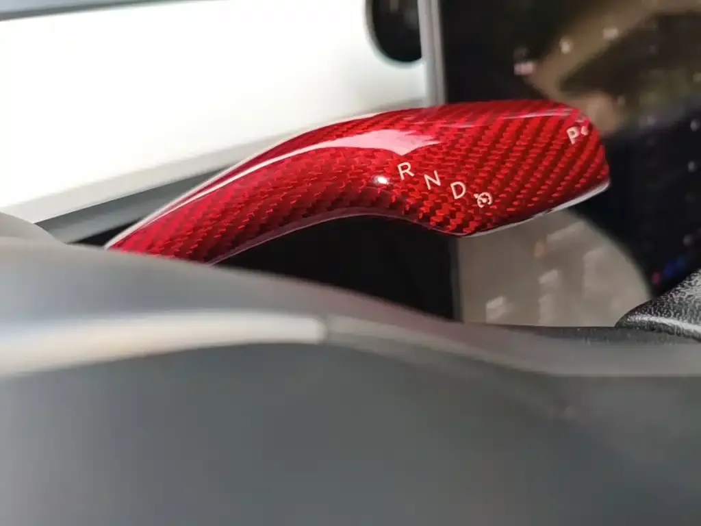Tesla Model 3 — фото 3