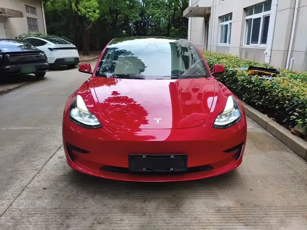 Tesla Model 3 — фото 7