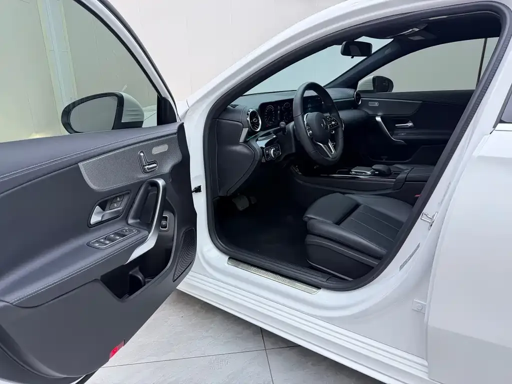 Mercedes-Benz A-Class — фото 10