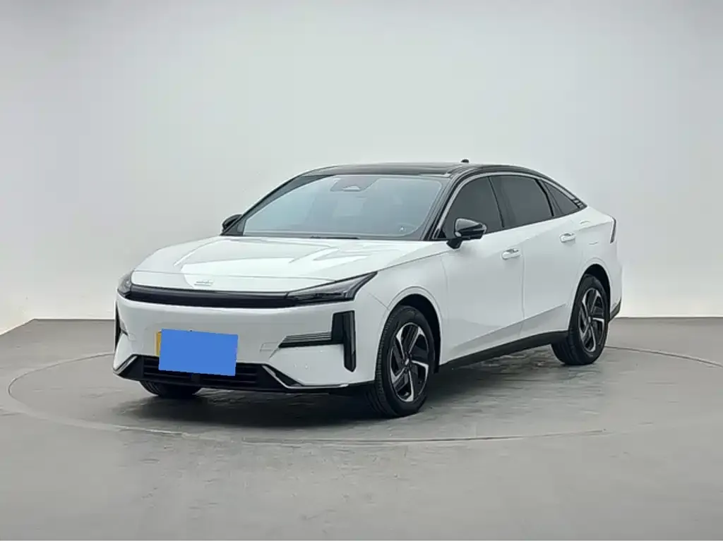 Geely Galaxy L6 — фото 1