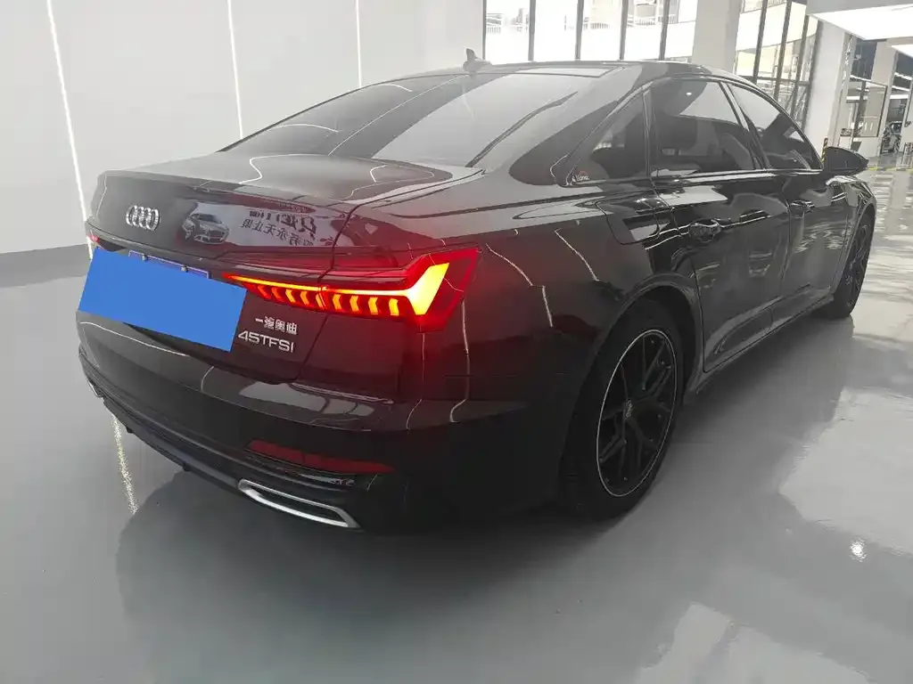Audi A6L — фото 7