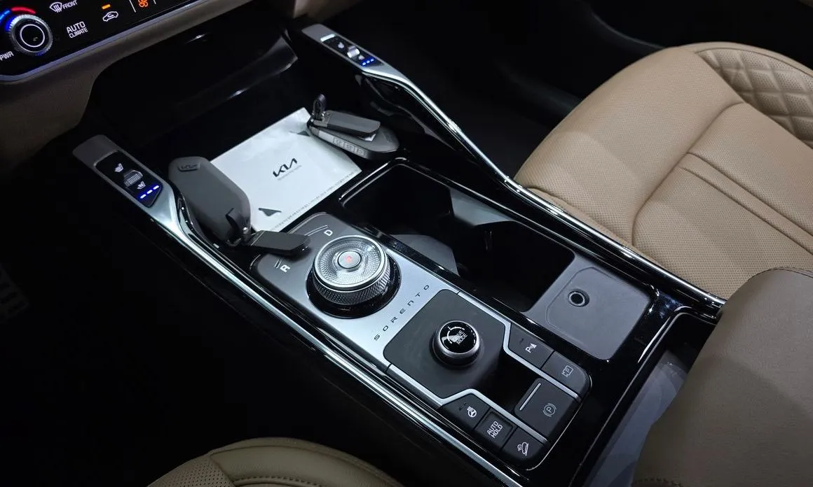 Kia Sorento — фото 6