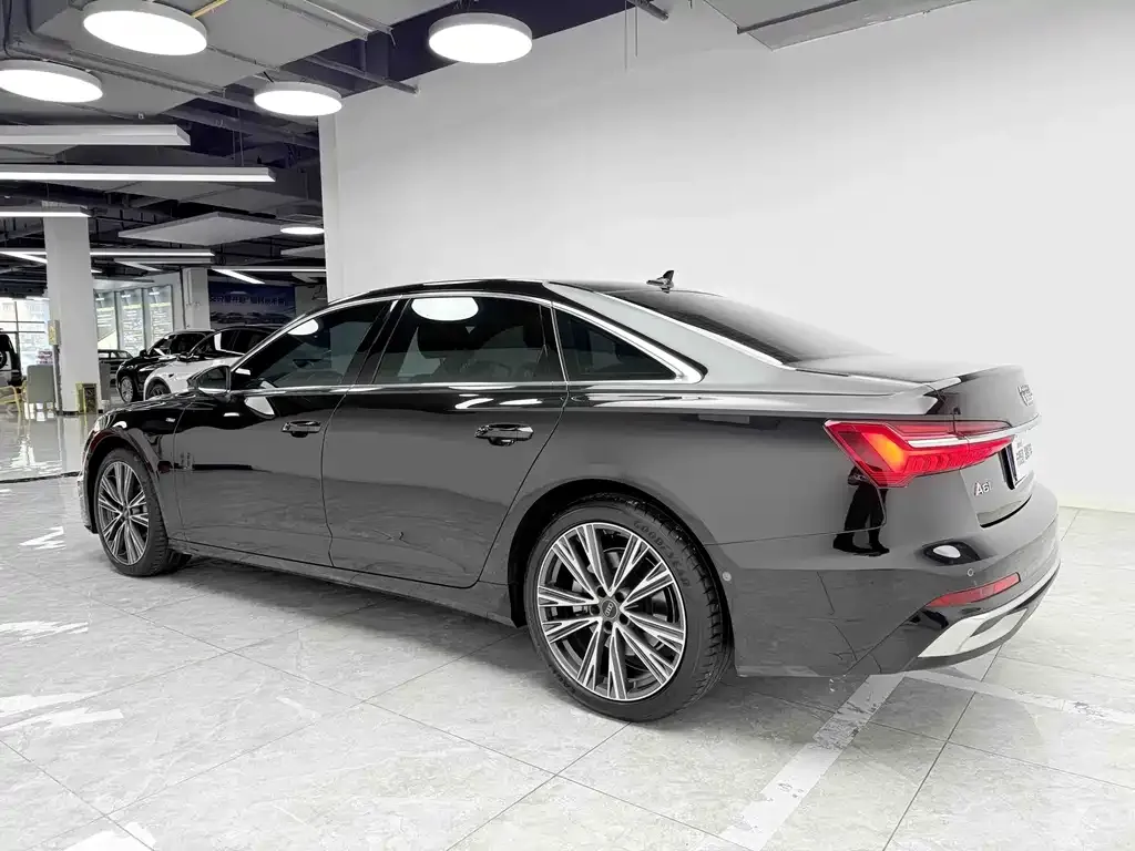 Audi A6L — фото 5