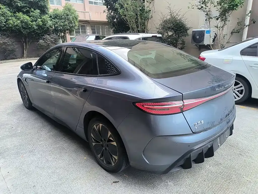 BYD Seal — фото 10