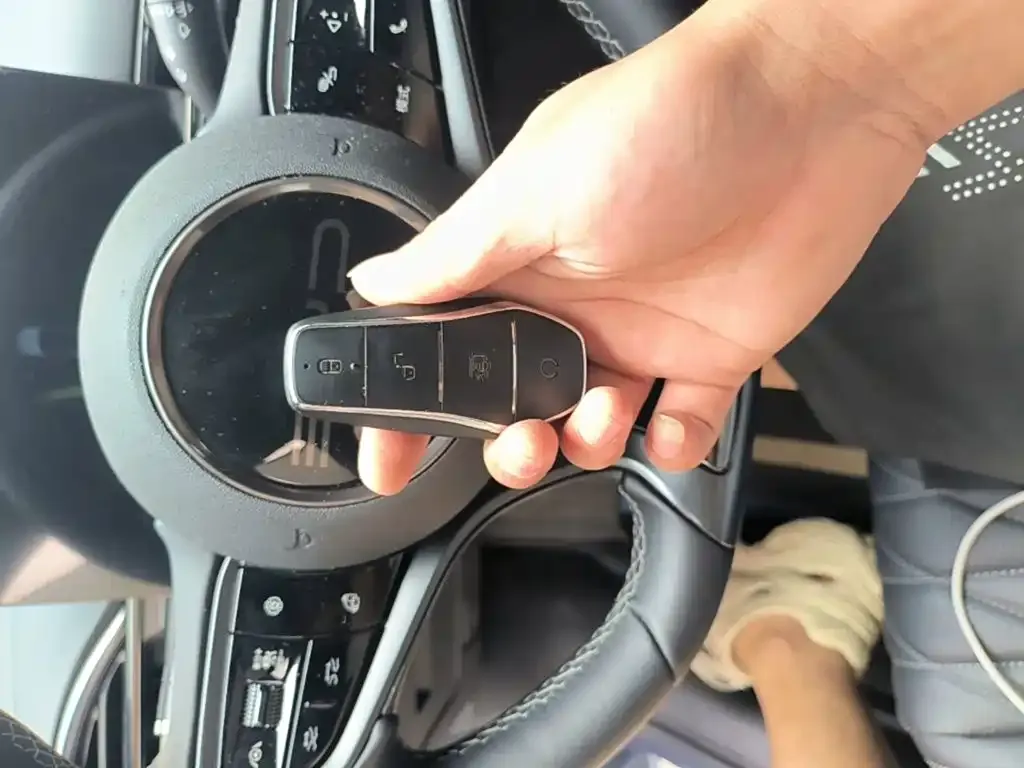 BYD Seal — фото 3