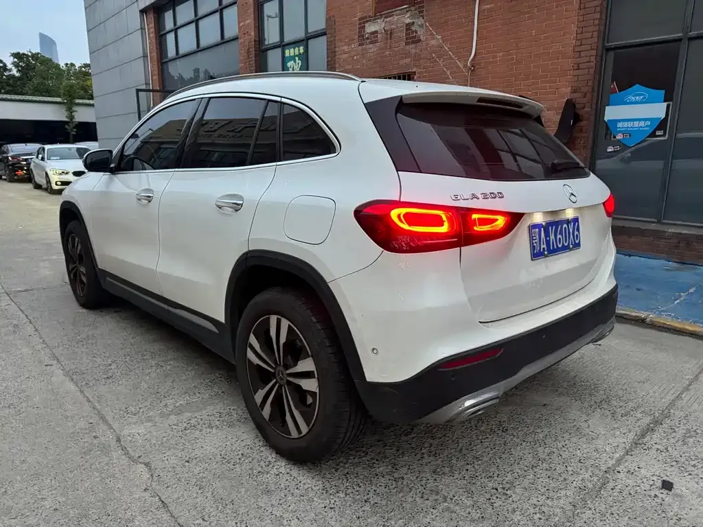 Mercedes-Benz GLA — фото 10