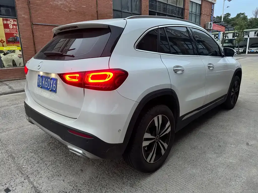 Mercedes-Benz GLA — фото 9
