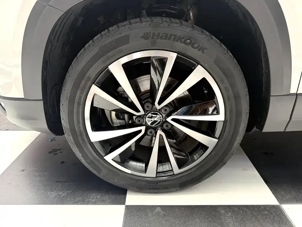 Volkswagen Tharu — фото 4