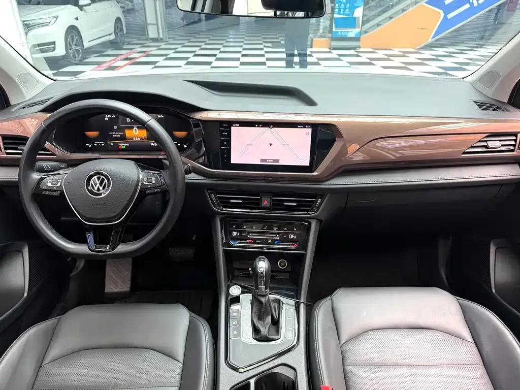 Volkswagen Tharu — фото 8