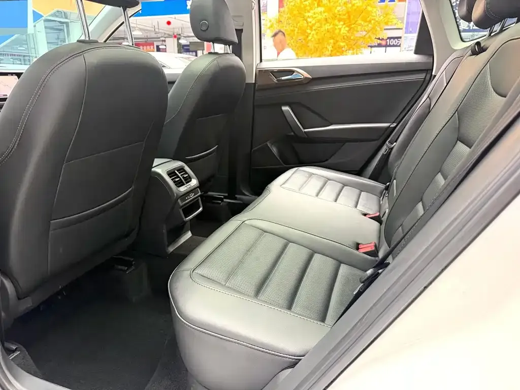 Volkswagen Tharu — фото 5