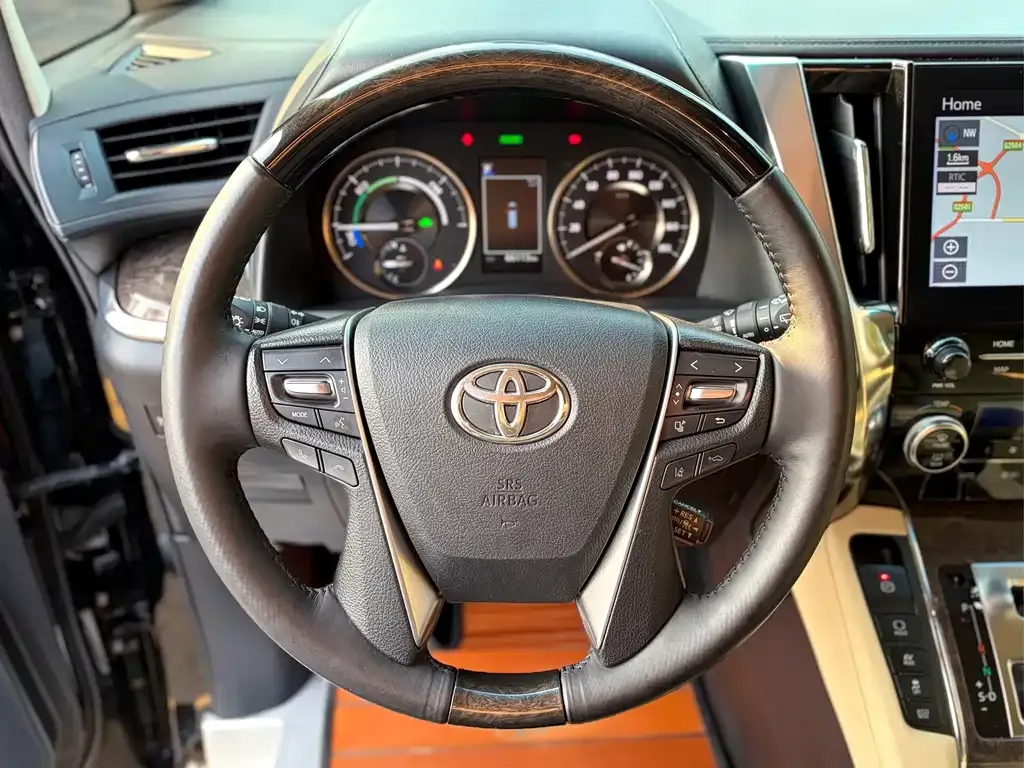 Toyota Vellfire — фото 4