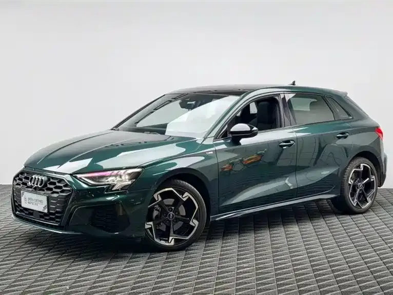 Audi A3 — фото 1