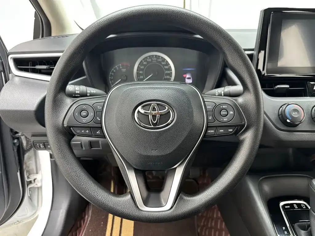 Toyota Corolla — фото 9