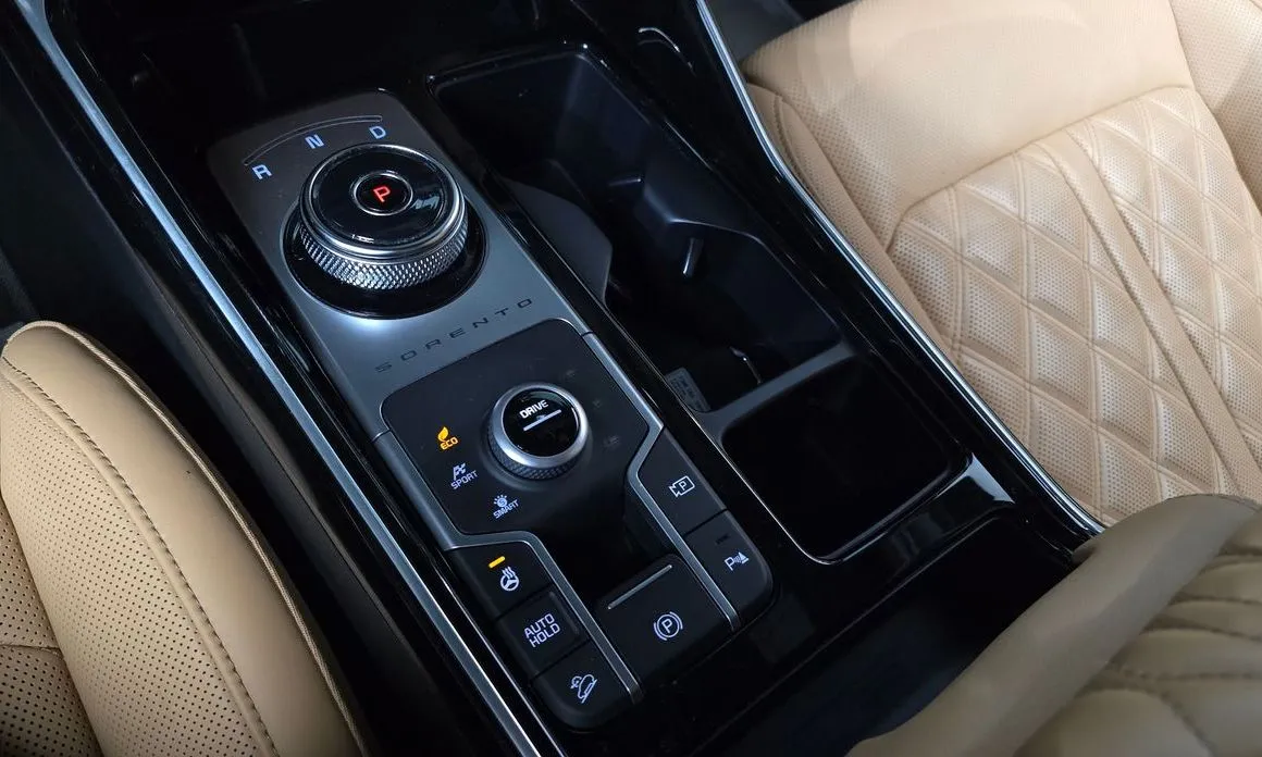 Kia Sorento — фото 7