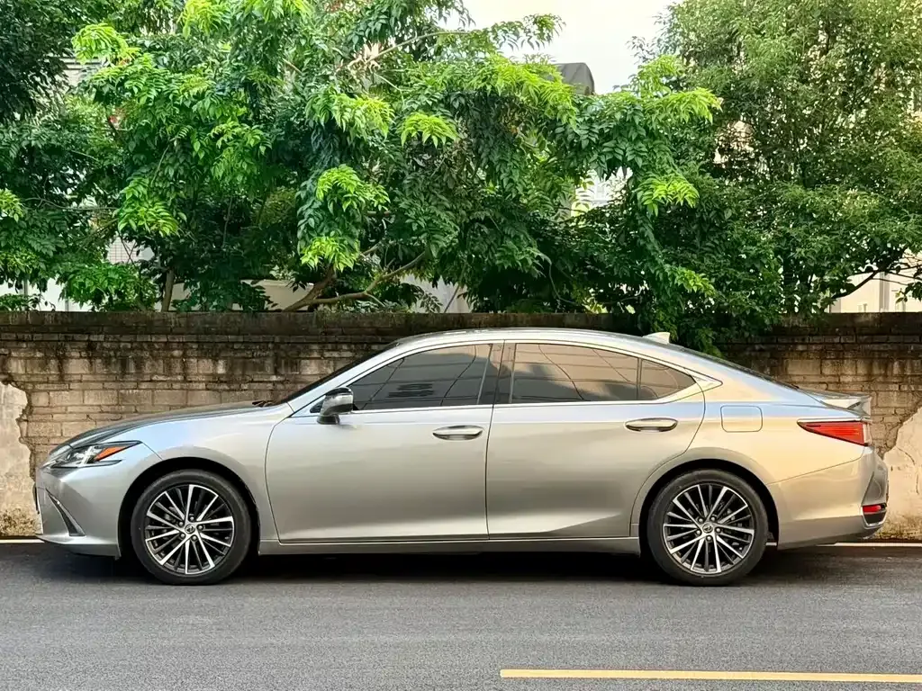 Lexus ES — фото 7