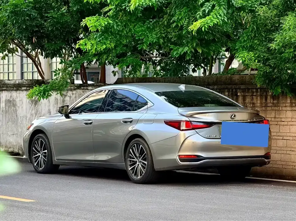 Lexus ES — фото 6