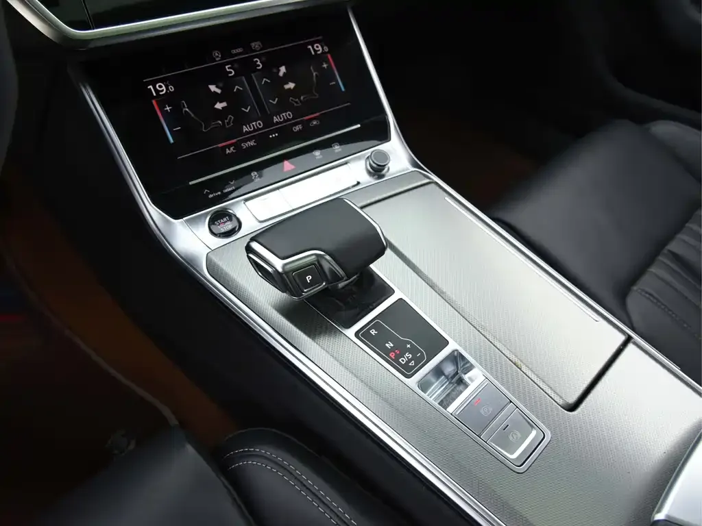 Audi A6L — фото 8