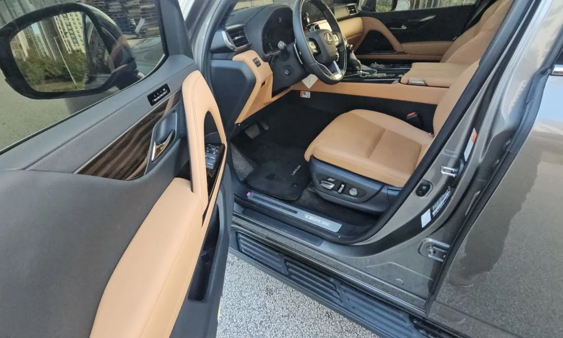 Lexus LX — фото 10