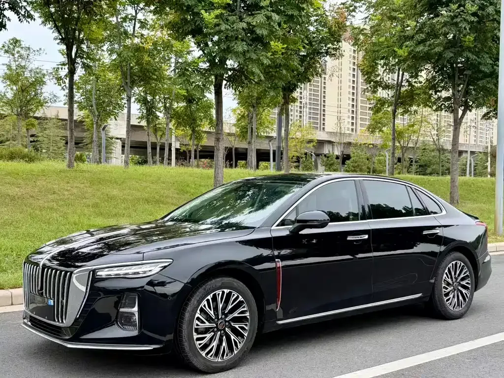 Hongqi H5 — фото 1