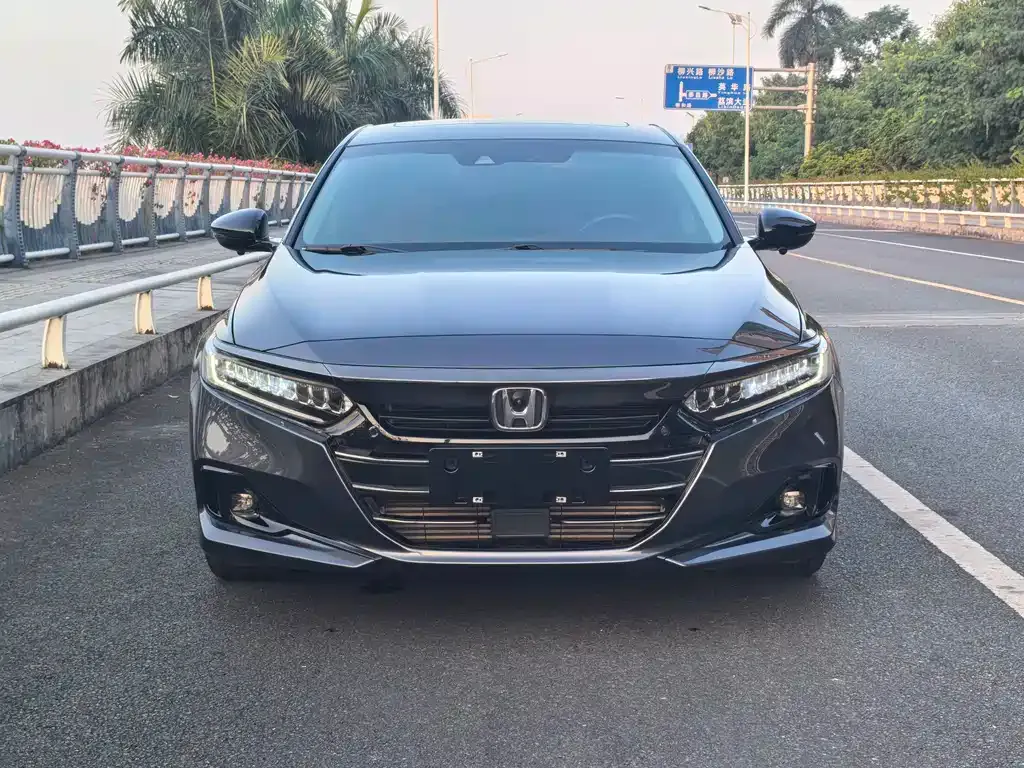 Honda Accord — фото 7