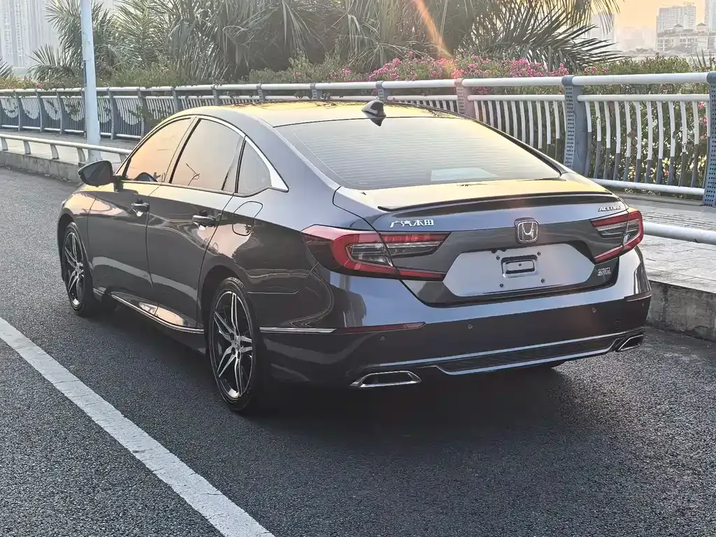 Honda Accord — фото 5