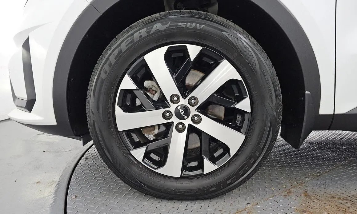 Kia Sorento — фото 10