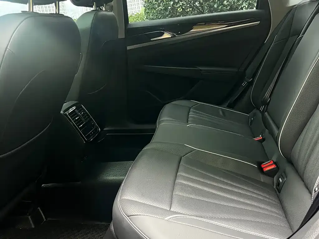 Volkswagen Passat — фото 3